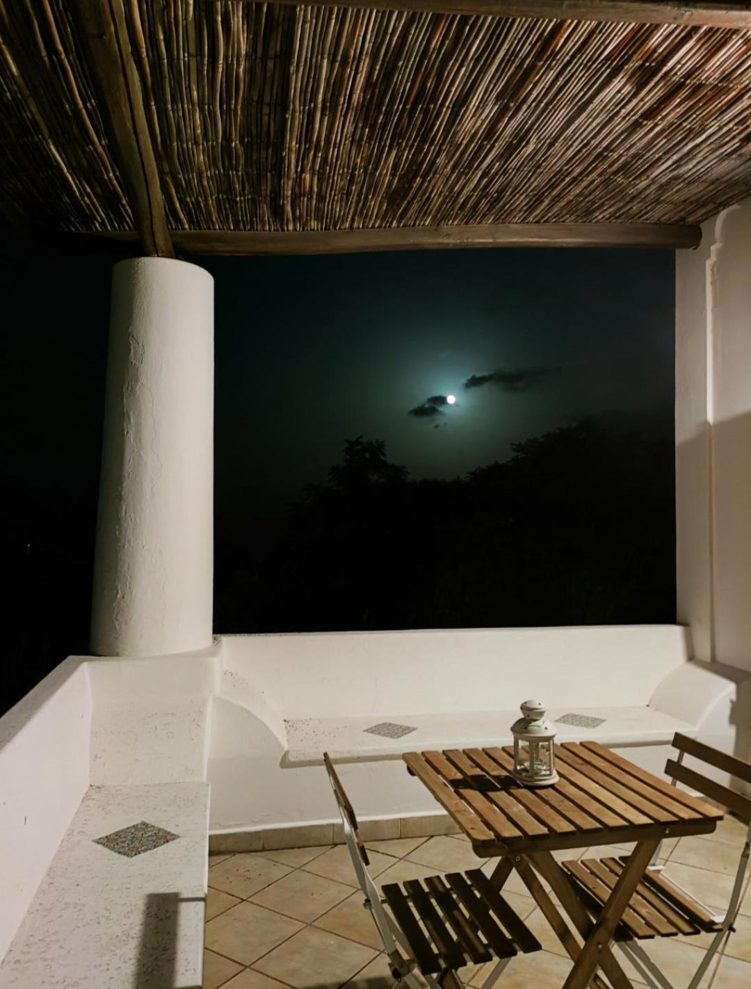 The Lighthouse Room Стромболи Номер фото